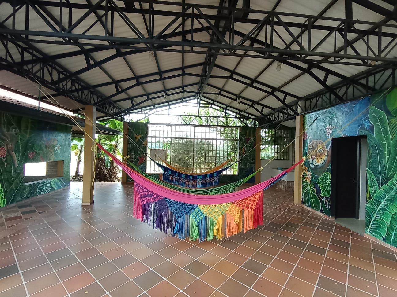 En el hotel los lagos centro vacacional contamos con un grandioso en donde podras descansar luego de una tarde agitada en donde tenemos hamacas y chinchorros a la disposicion de nuestros visitantes.